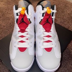 Dead stock 2020 hare 6s size 5.5